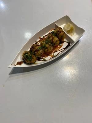 Rolinho de Salmão Frito